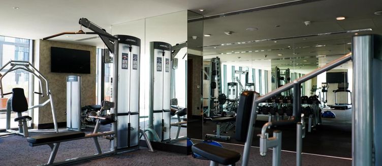 Фото отеля Staybridge Suites Dubai Al-Maktoum Airport, an IHG Hotel