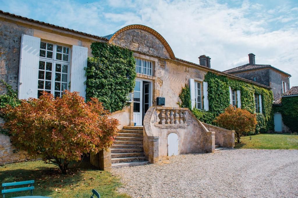 Hotel The Originals Relais du Château d'Arche фото 17