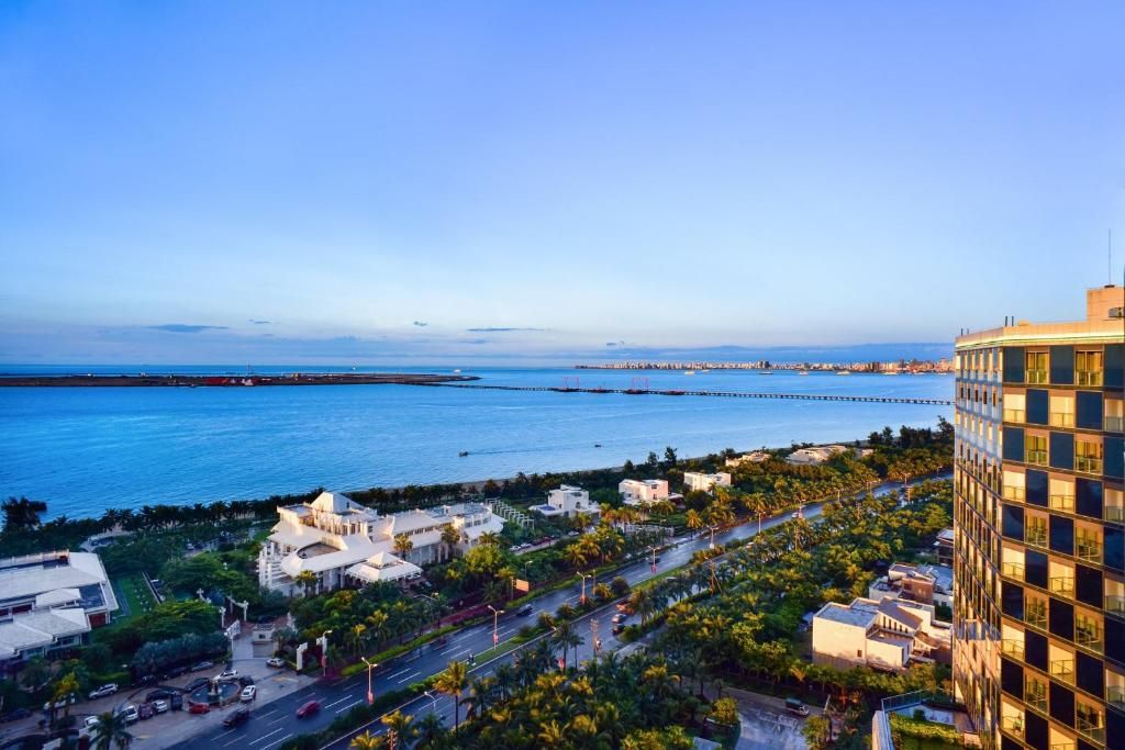 Holiday Inn Haikou West Coast by IHG фото 16