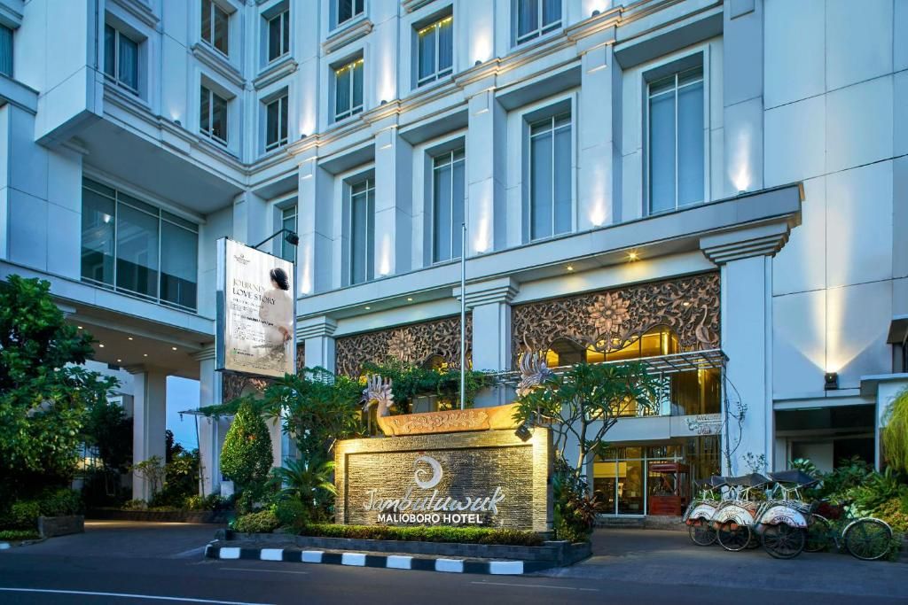 Jambuluwuk Malioboro Hotel Yogyakarta фото 0