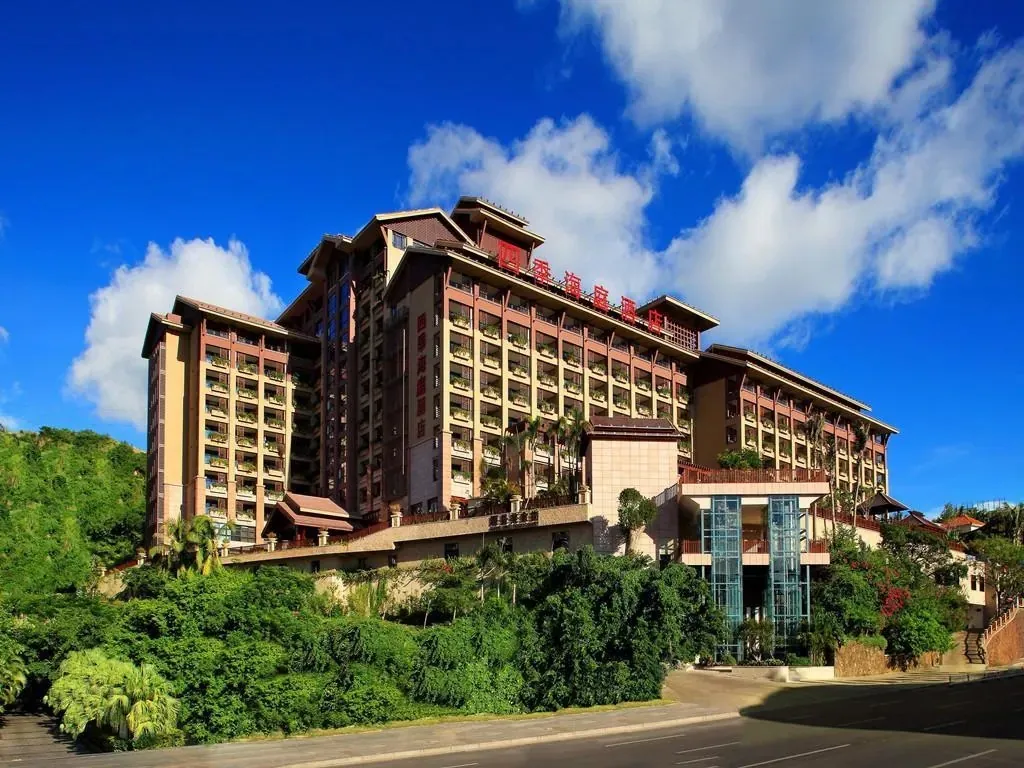 Four Seasons Ocean Courtyard Hotel фото 0