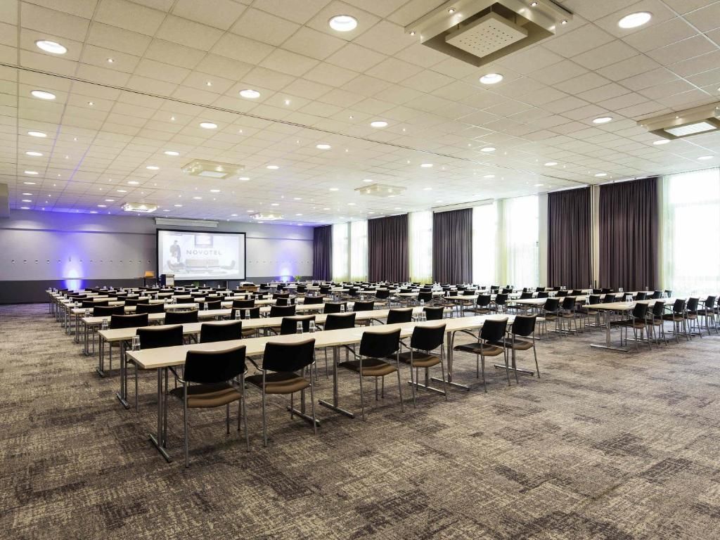 Novotel Duesseldorf City West Seestern фото 25