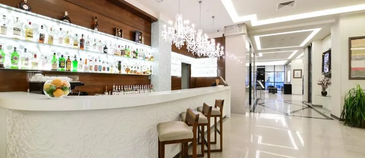 Фото отеля Opera Suite Hotel