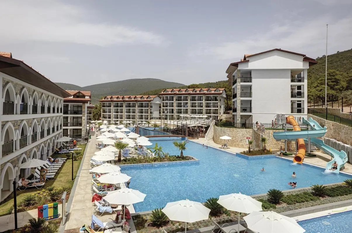 Ramada Resort by Wyndham Akbuk фото 1