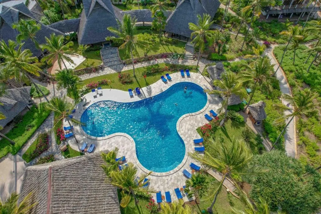 Breezes Beach Club and Spa фото 24