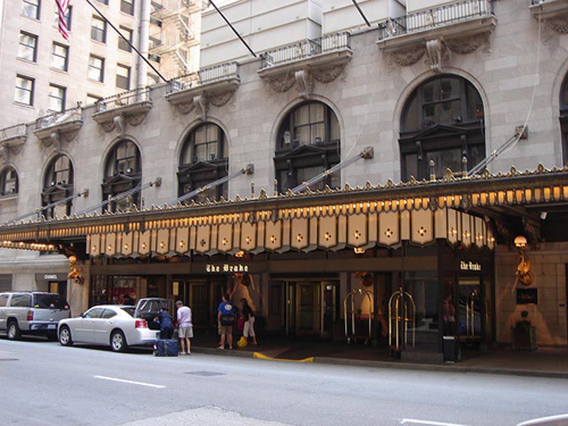 The Drake, A Hilton Hotel фото 2