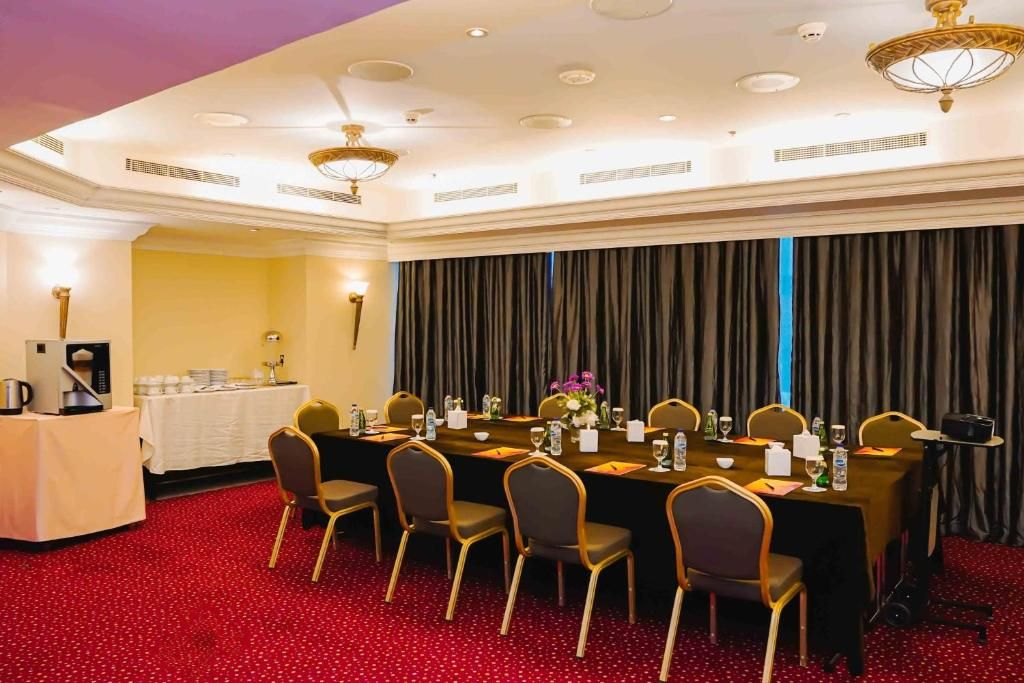 Sheraton Khalidiya Hotel фото 48