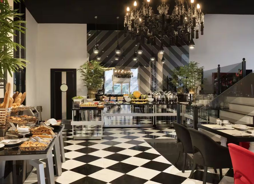 Ramada Hotel & Suites by Wyndham Istanbul Sisli фото 6