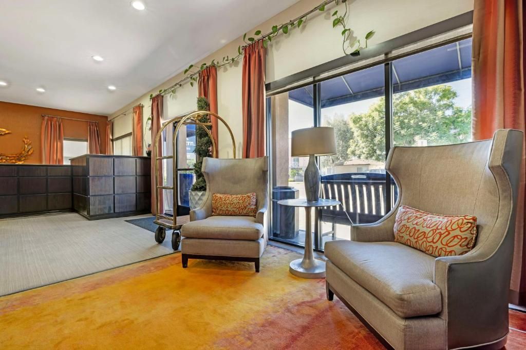Best Western Royal Palace Inn & Suites фото 3