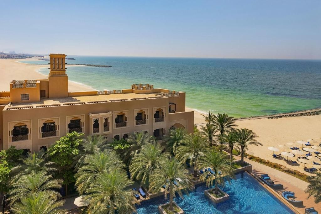 Sheraton Sharjah Beach Resort & Spa фото 7