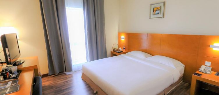 Фото отеля BM Acacia Hotel and Apartments