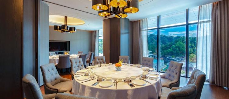 Фото отеля Wyndham Grand Plaza Royale Hot Springs Fenghuang