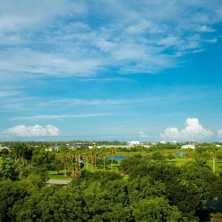 Staybridge Suites Miami Doral Area фото 25
