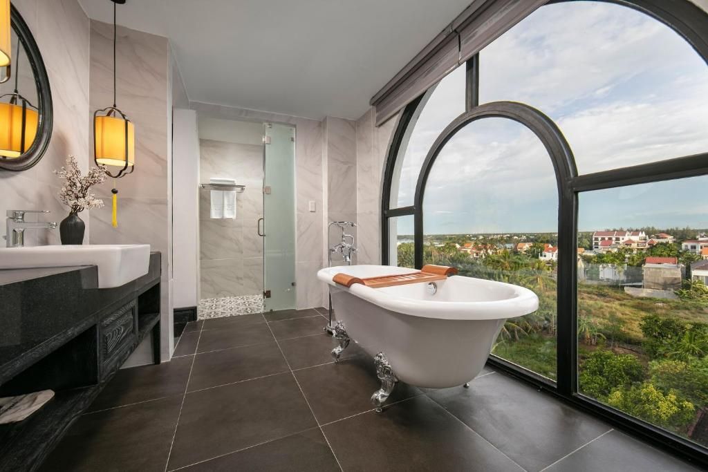 Shining Riverside Hoi An Boutique and Spa фото 36