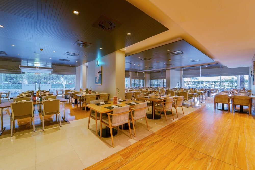 Mercure Dubai Barsha Heights фото 81