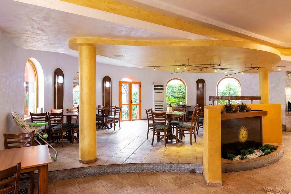 Family Hotel Breza фото 0