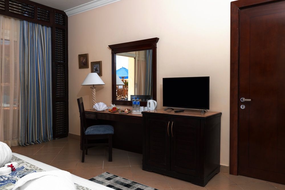 Amwaj Oyoun Resort фото 103
