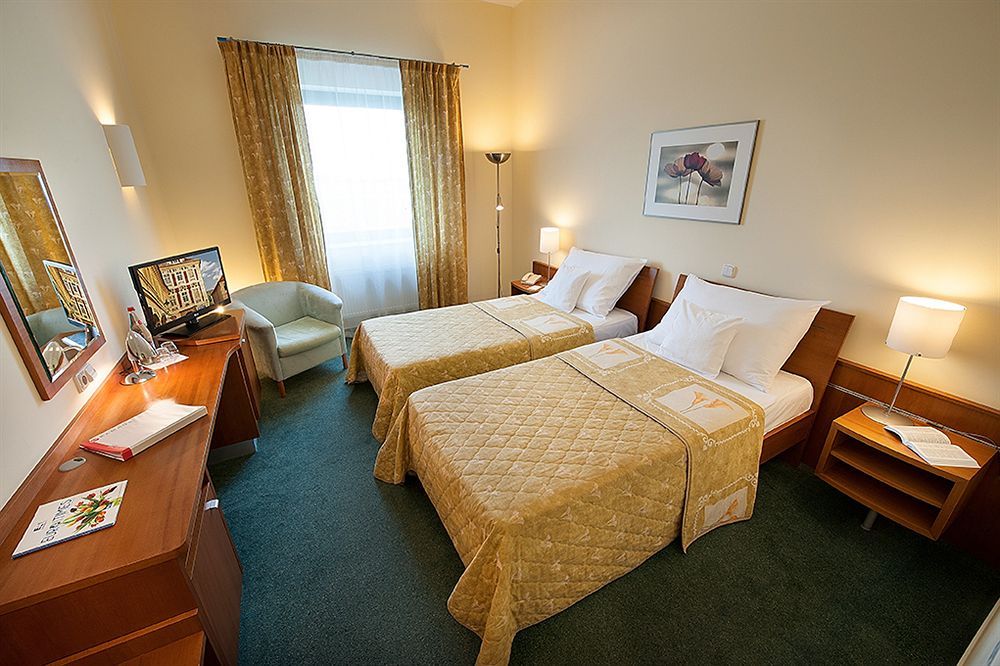 Ramada Airport Hotel Prague фото 76