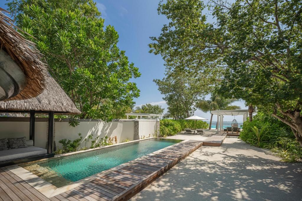 Four Seasons Resort Maldives at Kuda Huraa фото 40