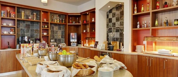 Фото отеля Staybridge Suites St. Petersburg