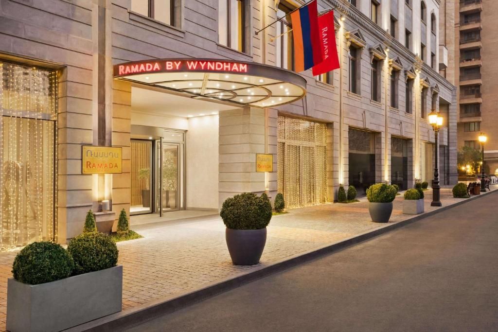 Ramada Hotel & Suites by Wyndham Yerevan фото 29