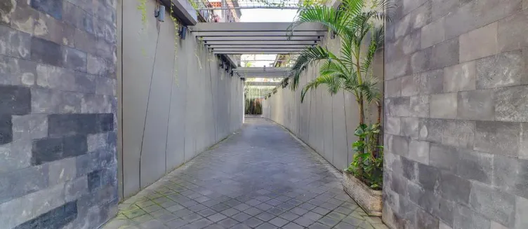 Фото отеля Palette Hotel Seminyak
