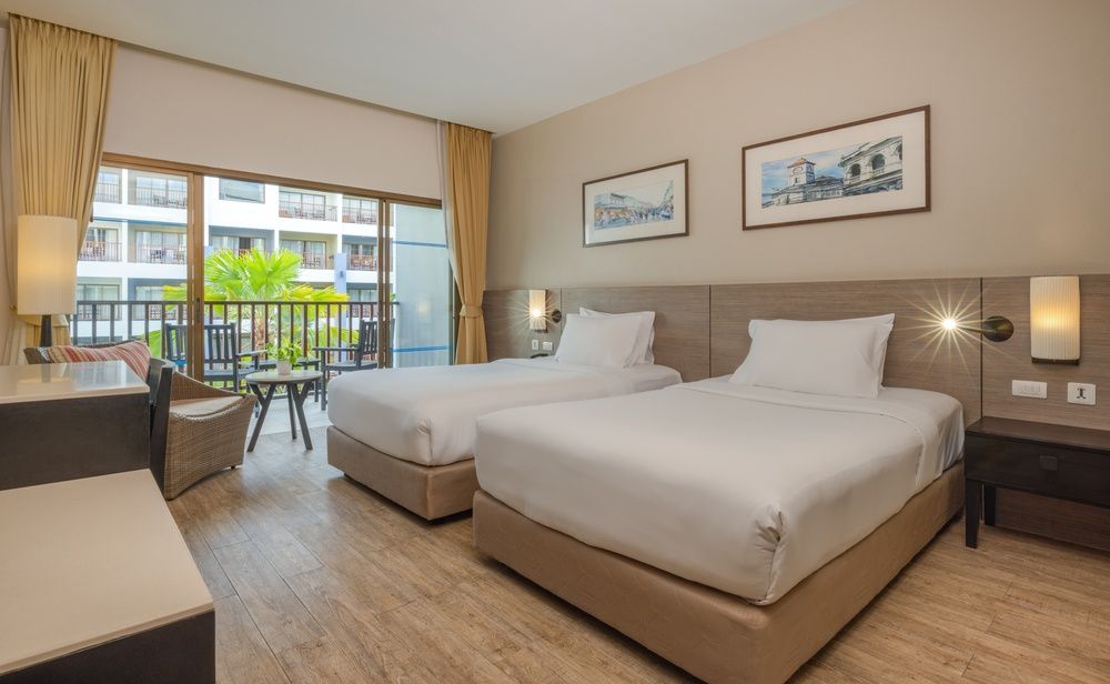 Deevana Plaza Phuket фото 30