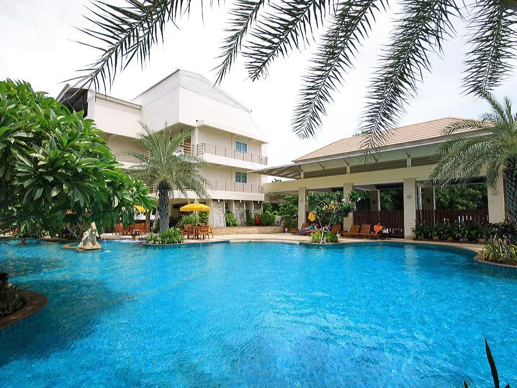 Sea Breeze Jomtien Resort фото 28