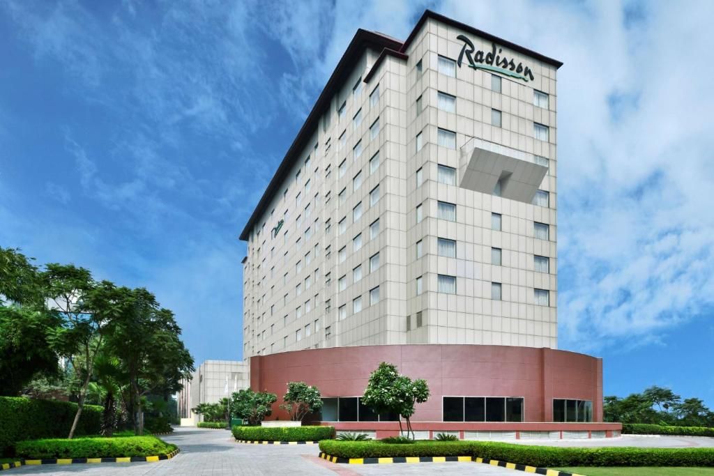Radisson Gurugram Udyog Vihar фото 0
