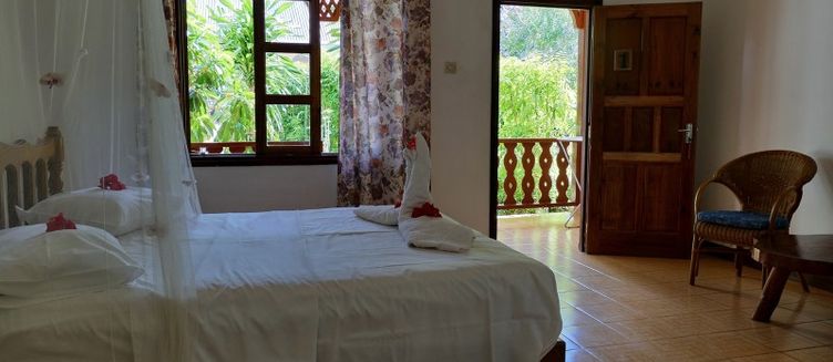 Фото отеля Bernique Guest House
