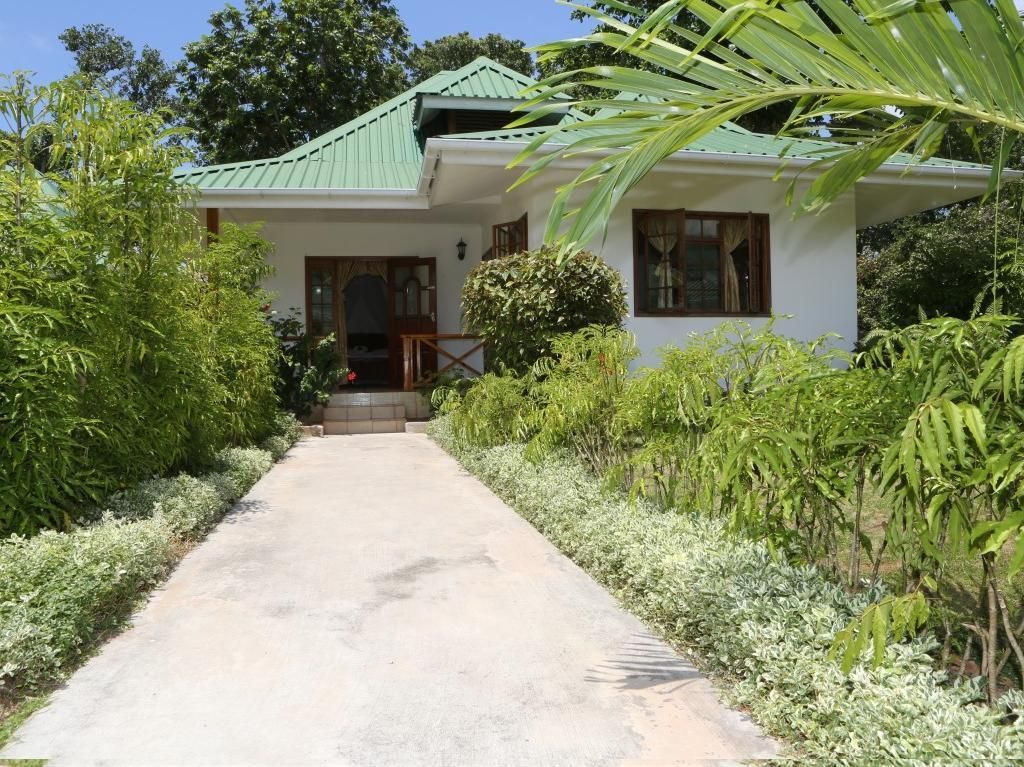 Le Surmer Self Catering Chalets фото 1