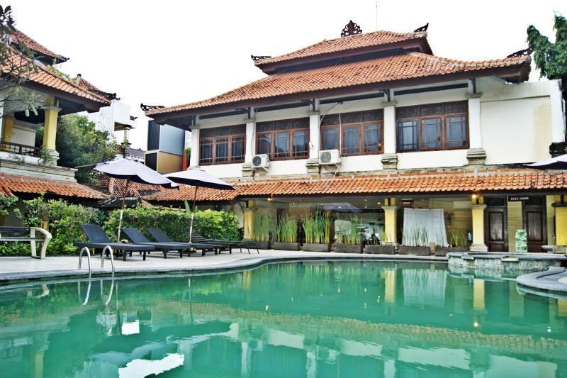 Royal Tunjung Hotel & Villa Legian фото 9