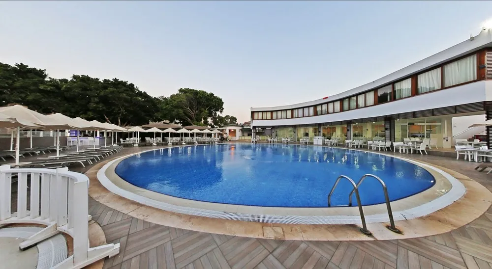 Bendis Beach Hotel фото 16