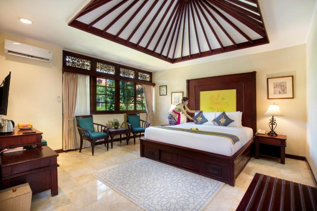 Royal Tunjung Hotel & Villa Legian фото 60