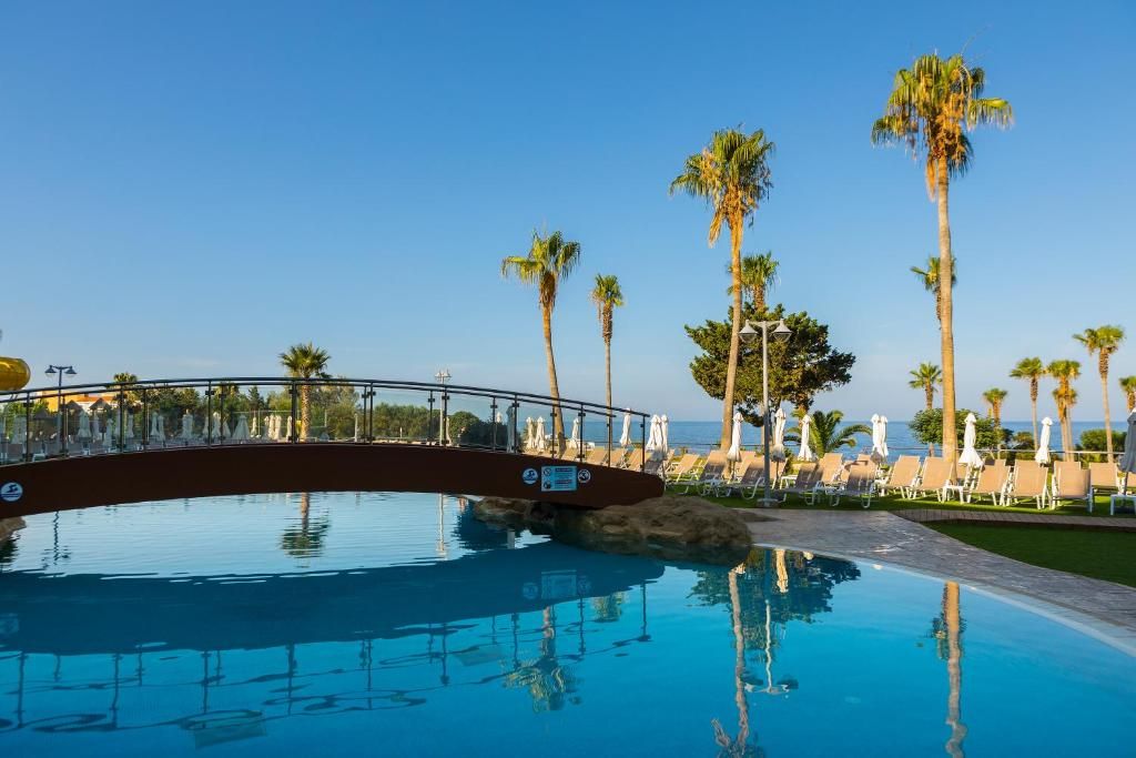 The Leonardo Laura Beach Hotel фото 61