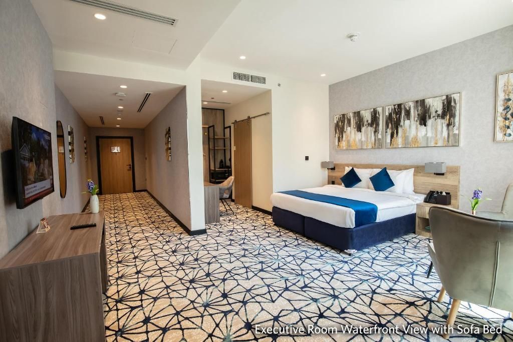 Grand Kingsgate Waterfront By Millennium Hotels фото 12