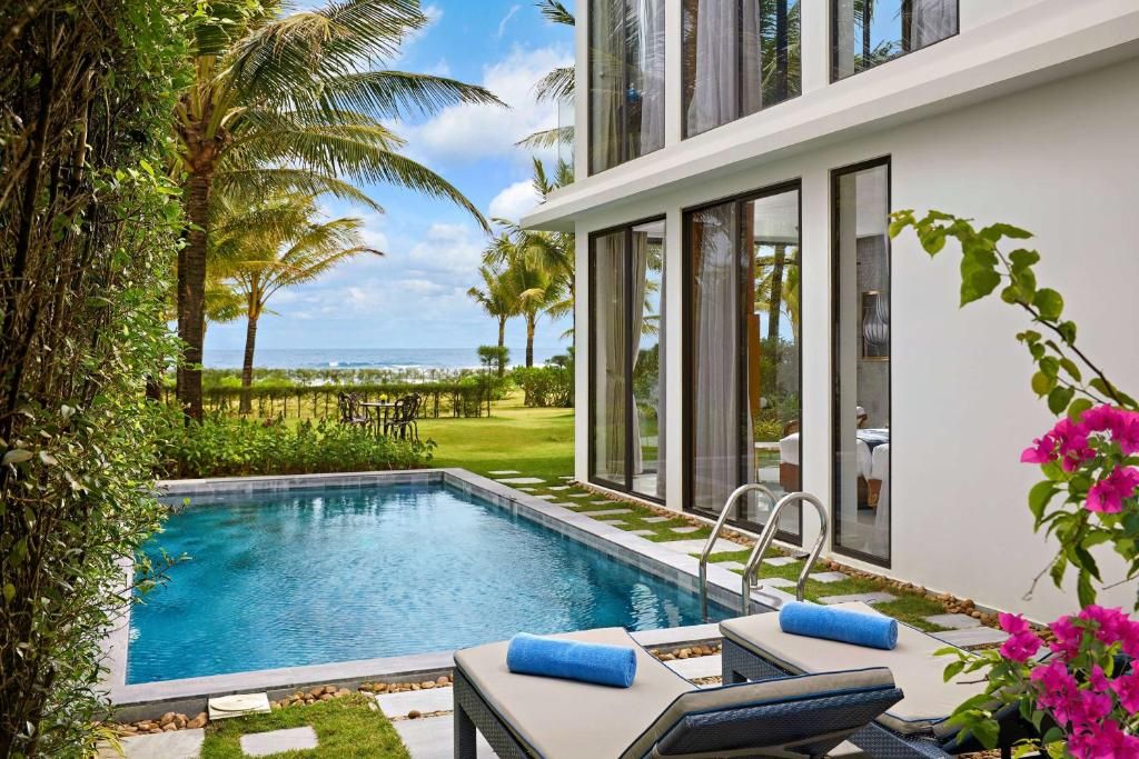 Wyndham Hoi An Royal Beachfront Resort & Villas фото 48