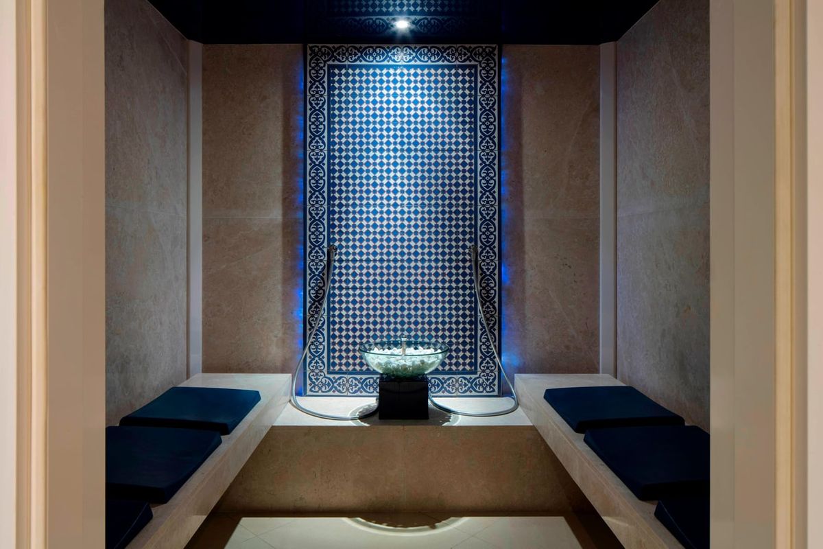 Sheraton Sharjah Beach Resort & Spa фото 22