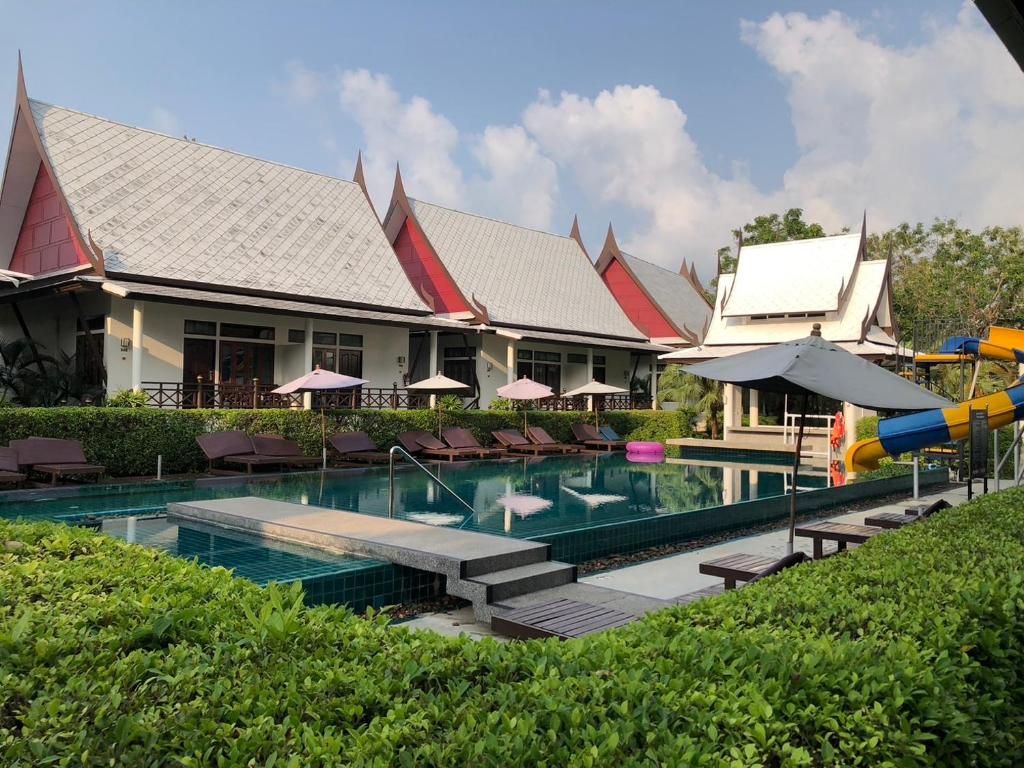 Bhu Tarn Koh Chang Resort & Spa фото 54