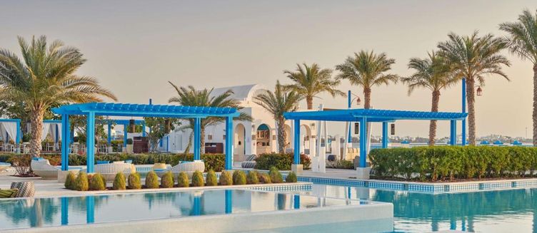 Фото отеля Hilton Salwa Beach Resort & Villas
