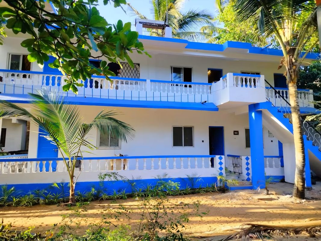Seras Beach Side Hotel фото 1