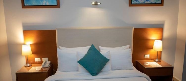 Фото отеля Rehana Plaza