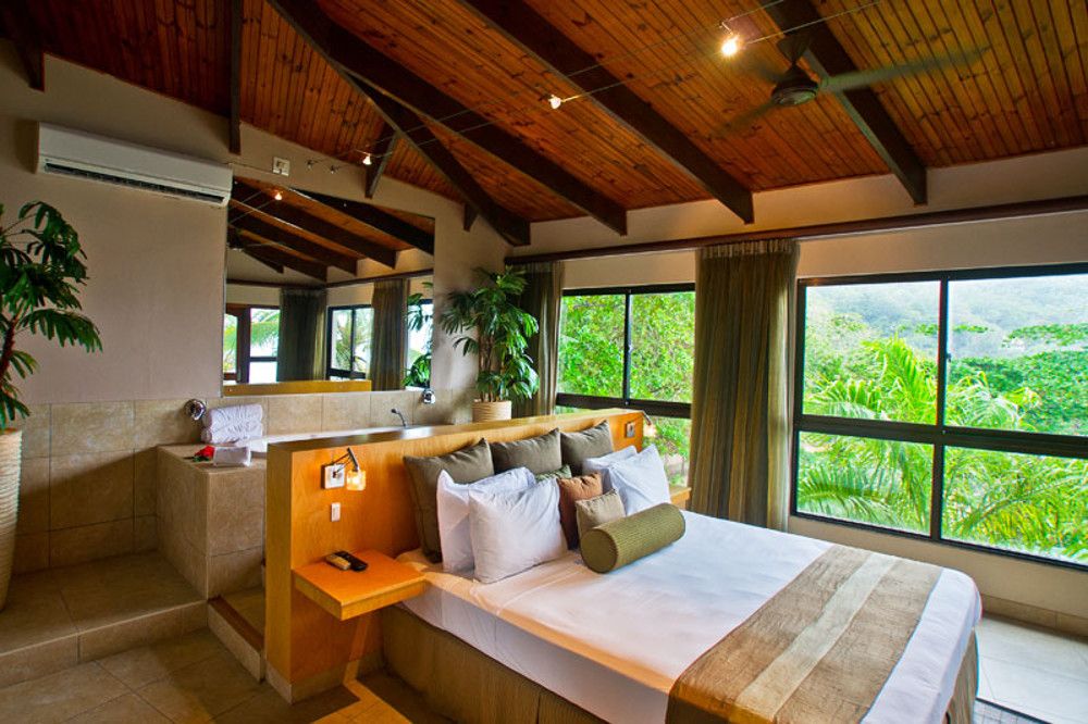 Coco De Mer & Black Parrot Suites фото 55