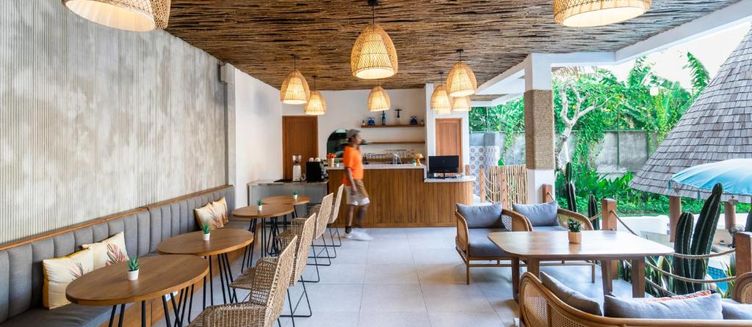 Фото отеля Roomates Surf Camp Canggu by Ini Vie Hospitality
