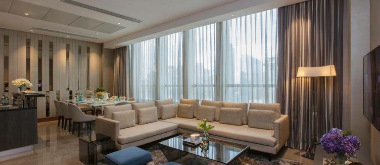 Фото отеля Makati Diamond Residences