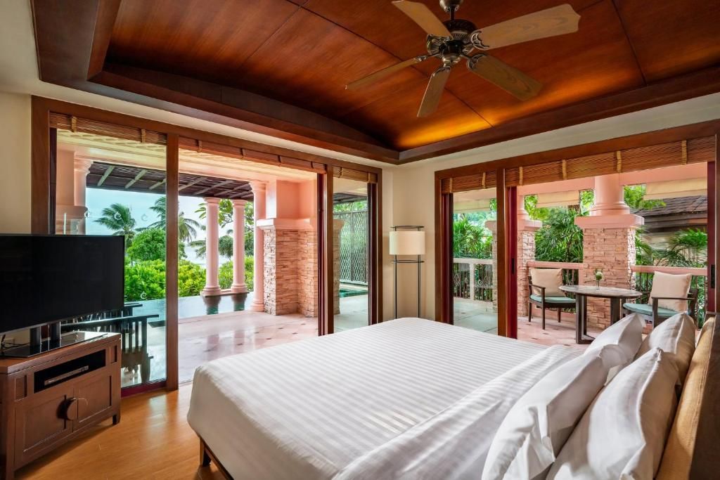 Centara Grand Beach Resort Phuket фото 142