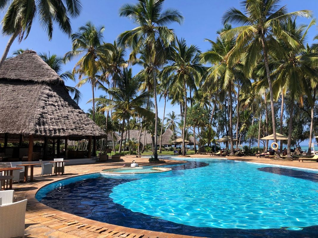 Bluebay Beach Resort & Spa фото 7
