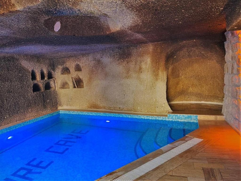 Empire Cave фото 18