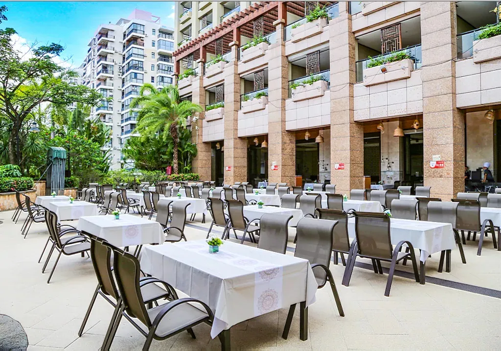 Four Seasons Ocean Courtyard Hotel фото 6