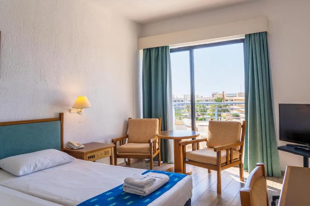 Paphos Gardens Holiday Resort фото 7